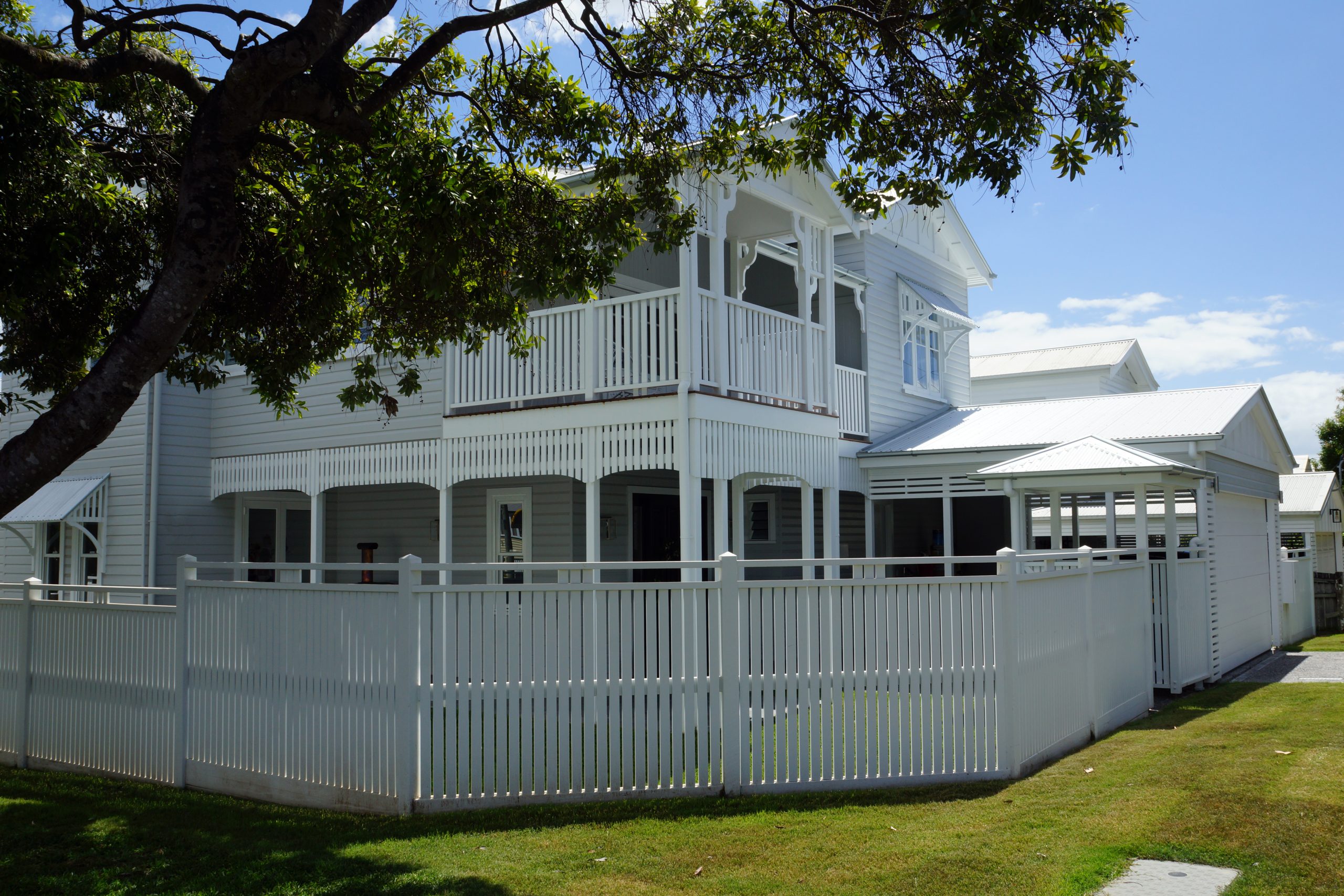 White,painted,,picturesque,queenslander,timber,home